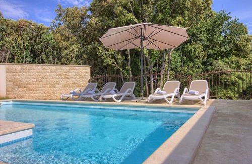Banjole Villa | Complex of two villas Aurora-Marisol with 2 pools only 200m from the beach for up to 20 persons - WiiBuk