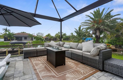 Pelican House | Coral Soleil Haus | Gulf Access, Heated Pool, Sunsets + Game Room