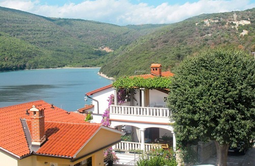 Duga Luka Apartment | Cosy apartment for 4 people with A/C, WIFI, TV and terrace