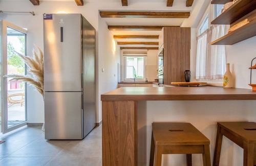Artatore Apartment | Cosy apartment for 6 people with hot tub, WIFI, A/C, TV and terrace