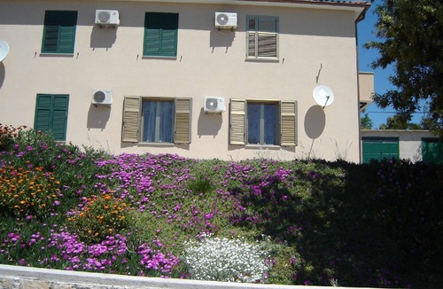 Koromacno Apartment | Cosy apartment just ten metres from the beach
