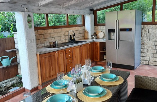 Jadranovo House | Cozy 3-bedroom house for 5 people in exclusive Jadranovo next to the sea