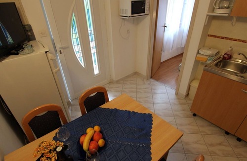 Porat Apartment | Cozy apartment Darko, ideal for 2 persons, only 200 m from the sea