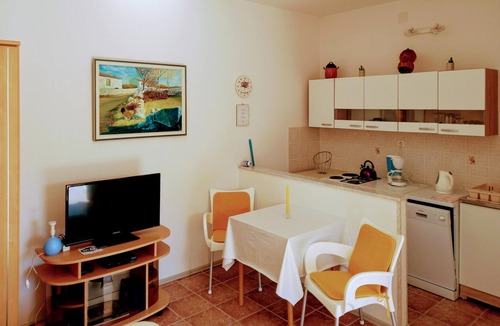 Novi Vinodolski Apartment | Cozy apartment in Novi Vinodolski with WiFi