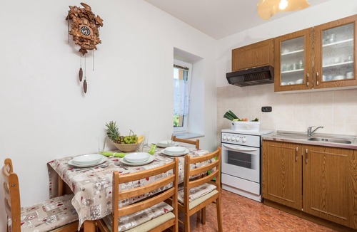 Vrata Apartment | Cozy apartment in Fuzine with kitchen
