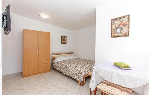 Zurkovo Apartment | Cozy Apartment In Kostrena With Wifi