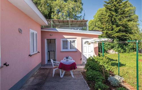 Zurkovo Apartment | Cozy Apartment In Kostrena With Wifi