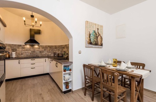 Tulisevica Apartment | Cozy apartment in Lovran with WiFi