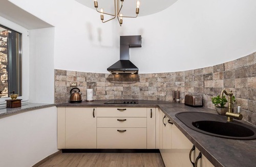 Tulisevica Apartment | Cozy apartment in Lovran with WiFi