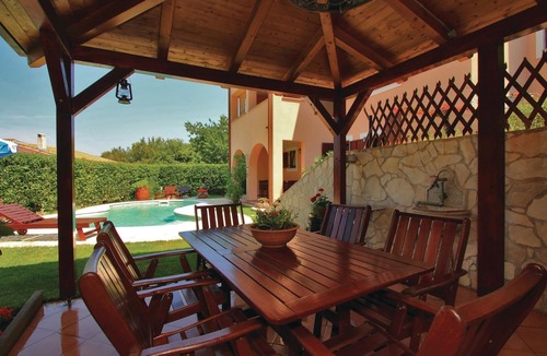 Vinkuran Apartment | Cozy apartment in Pula with WiFi