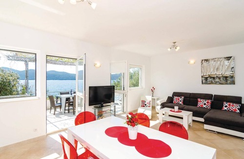 Slano Apartment | Cozy apartment in Ratac with house sea view