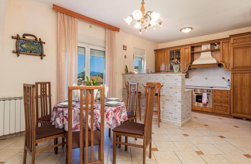 Marcelji Apartment | Cozy apartment in Viskovo with WiFi