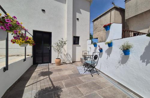 Brzac House | Cozy cottage with seaview and parking ideal for small family