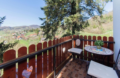 Tuheljske Toplice House | Cozy forest-side home with jacuzzi, fireplace and near Terme Tuhelj