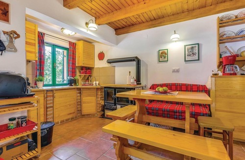 Bribir House | Cozy home in Bribir with WiFi