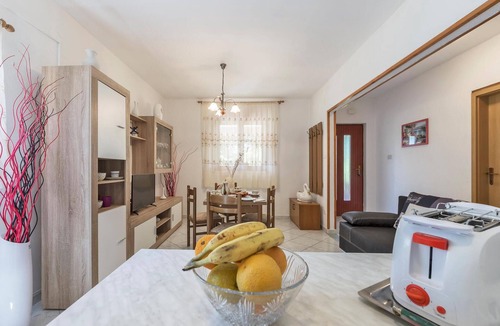 Rogocana House | Cozy home in Labin with kitchen