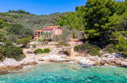 Vela Luka House | Cozy home in Sokolic with WiFi
