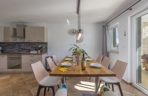 Rebici House | Cozy house with heated pool and sea view, terrace, WLAN, SAT TV