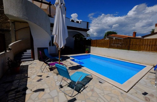 Rebici House | Cozy house with pool, terrace with grill, WiFi, satellite TV, partial sea view
