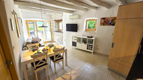 Gradinje House | CROGO Casa Gradinje