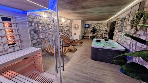 Skrad Ski Chalet | Crossroads Hideaway