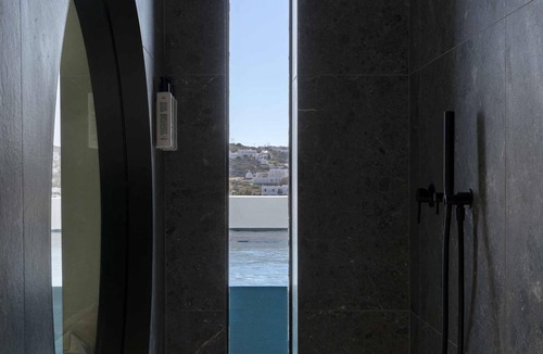 Ornos Hotel | CUBIC Mykonos Seafront Design Suites