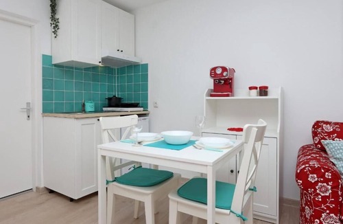Bakar Apartment | Cute, cosy studio. Near castle in old town Bakar. With smart TV and WIFI.