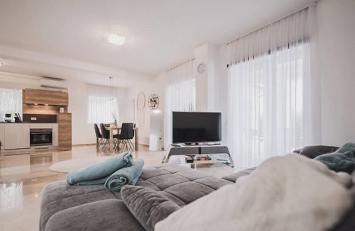 Sveti Ivan Dobrinjski Villa | Deluxe Villa