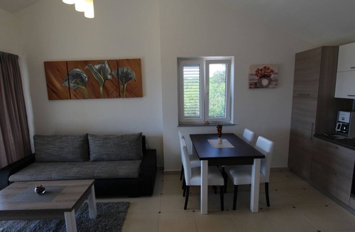 Malinska Apartment | Deluxe apartment Jela 2 for 4 people with sea view