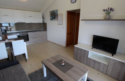 Malinska Apartment | Deluxe apartment Jela 2 for 4 people with sea view