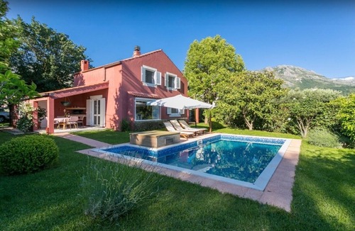 Celopeci Cottage | Dream peaceful 2-bedroom cottage with private pool/parking/AC/Wifi