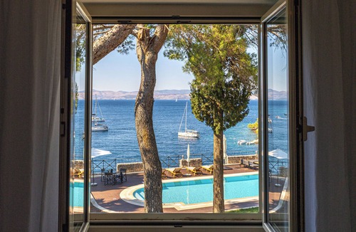 Rogac House | Dream property right on the water