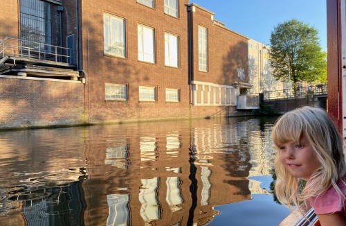 Helmersbuurt Boat Rental | Dreamtime Houseboat