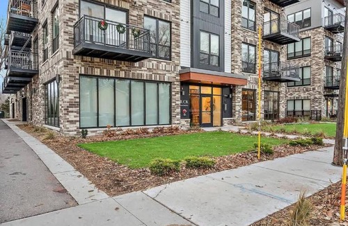 St. Anthony West Apartment | DT UMN 1 BD Gym Free Street Parking Rooftop