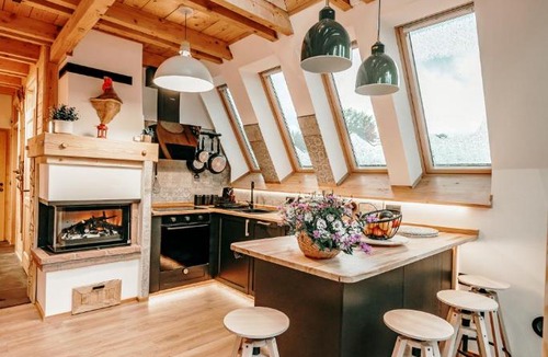 Ravna Gora Ski Chalet | Duh šume