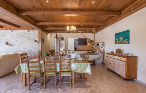 Vinkuran House | E-M Apartments with Private pool
