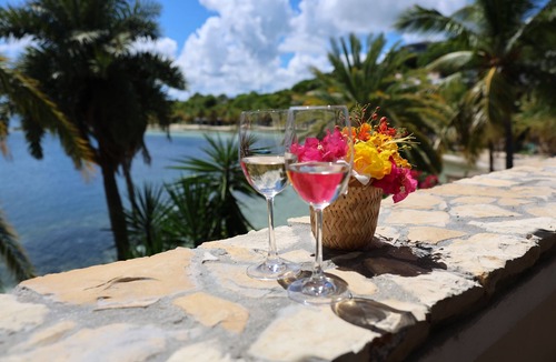 Willikies Villa | East End Antigua Boutique Beachfront Escape