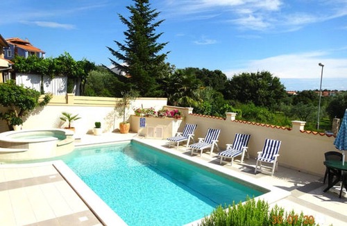 Vinkuran Apartment | El Vista Apartments - 4 Star Luxury - Unit 5