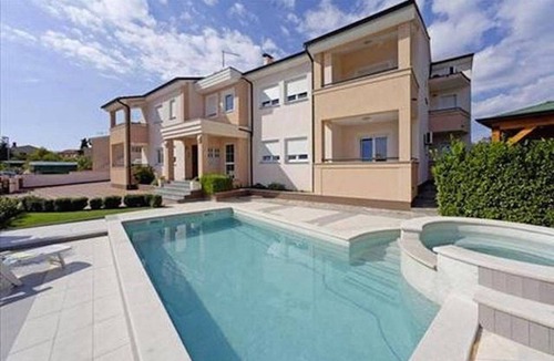 Vinkuran Apartment | El Vista Apartments - 4 Star Luxury - Unit 5