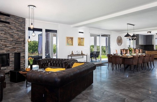 Kavran Villa | Elegant Villa Dolce Bacio with a swimming pool