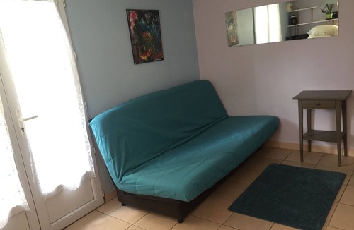 Chaville Apartment | Equipped Studio Near Versailles and Paris