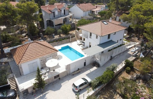 Milna (Brac) House | ➤Exclusive vacation home "Villa Marumare", new build 2021, pool, only 300 m to the beach