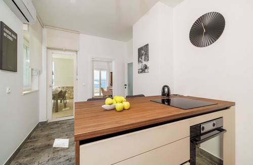 Dramalj House | Exclusive villa by the sea for 6-8 people - pool & sea view