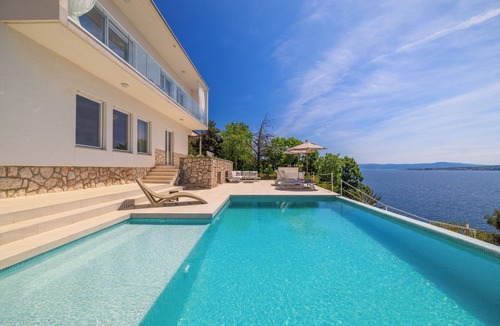Dramalj House | Exclusive villa by the sea for 6-8 people - pool & sea view