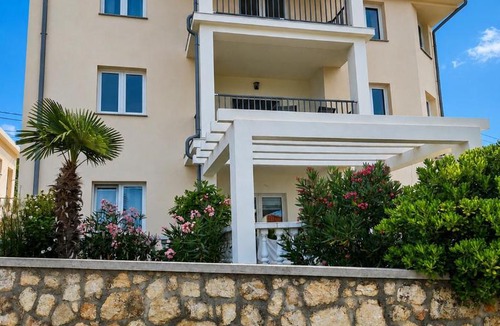 Smrika Apartment | Family and pet friendly apartment Frankopan Croatia