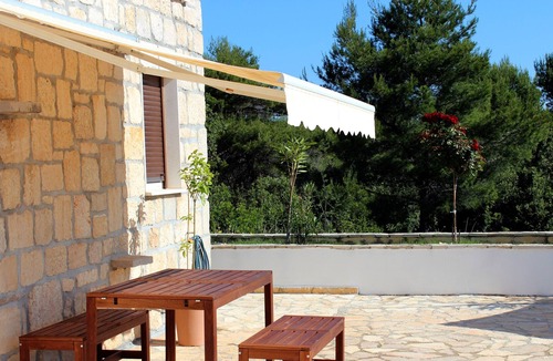 Grohote Apartment | Family apartment Kaić (2+3 guests)behind the pool,island Šolta,Rogač