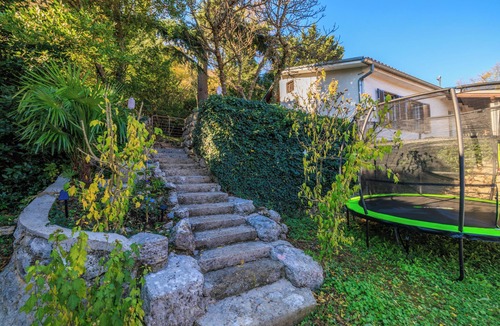 Tribalj House | Family-friendly accommodation with terrace & garden