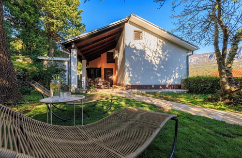 Tribalj House | Family-friendly accommodation with terrace & garden