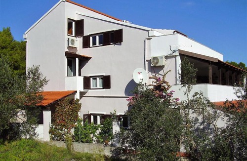 Maslinica Apartment | Family-friendly apartments with swimming pool Maslinica, Solta - 5180