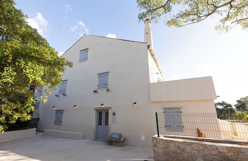 Nerezine House | Family friendly, charming 3 bedroom house with AC and WIFI in beautiful Nerezine